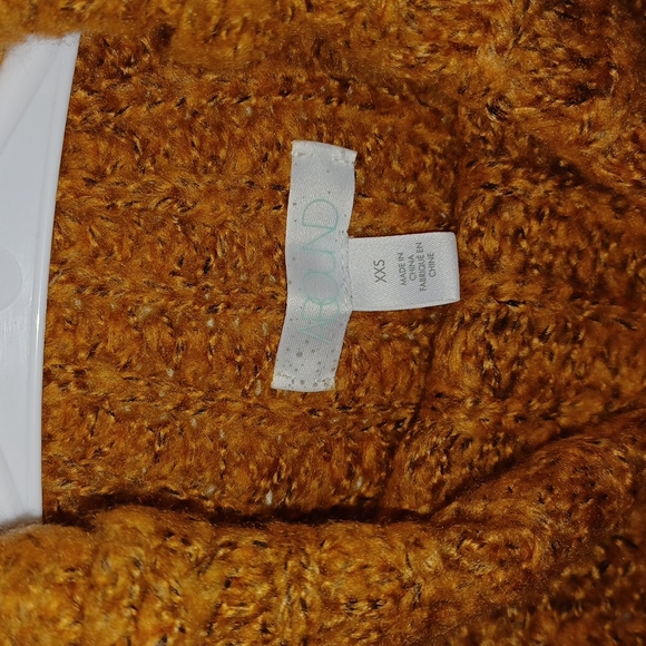 Abound Turtleneck - Picture 7 of 14